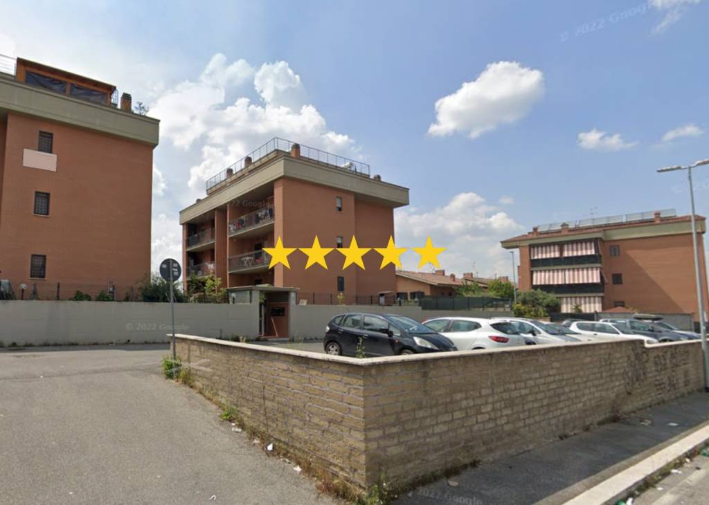 appartamento in vendita a Roma in zona Lunghezza
