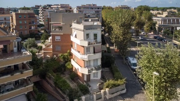appartamento in vendita a Roma in zona Ostia