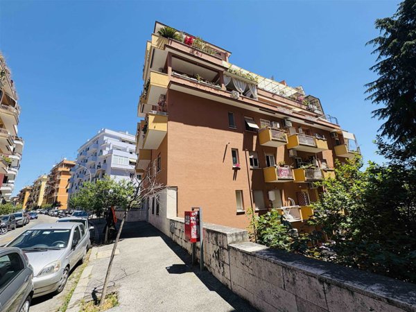 appartamento in vendita a Roma in zona Nomentano