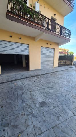negozio in vendita a Roma in zona Finocchio