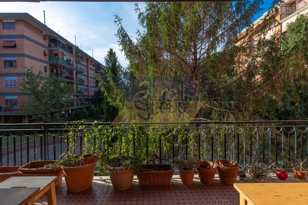 appartamento in vendita a Roma in zona Appio Claudio