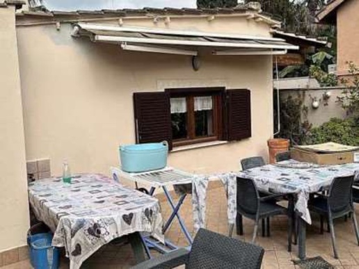 casa indipendente in vendita a Roma in zona Acilia