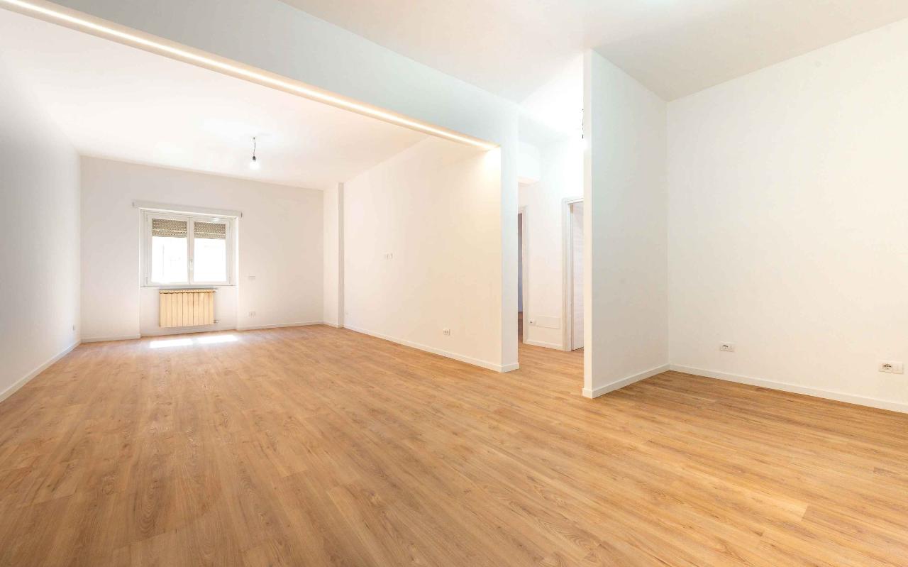 appartamento in vendita a Roma in zona Torre Angela