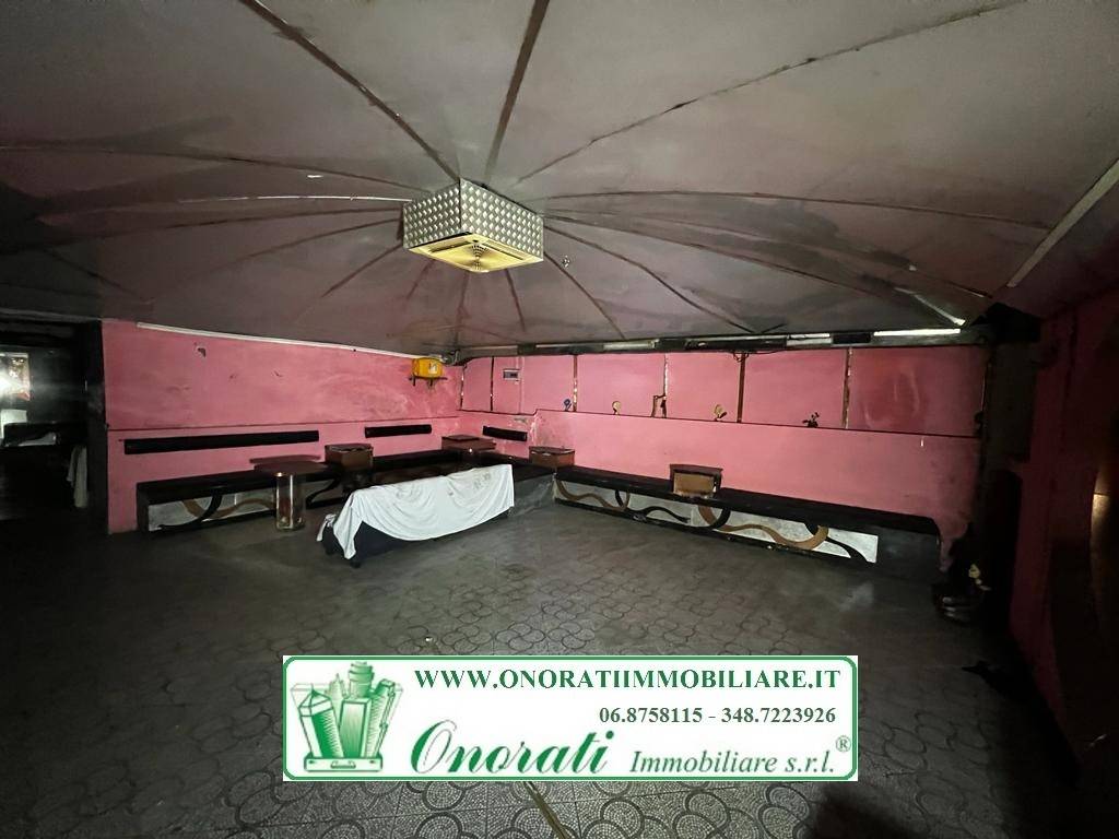 locale di sgombero in vendita a Roma in zona Castro Pretorio
