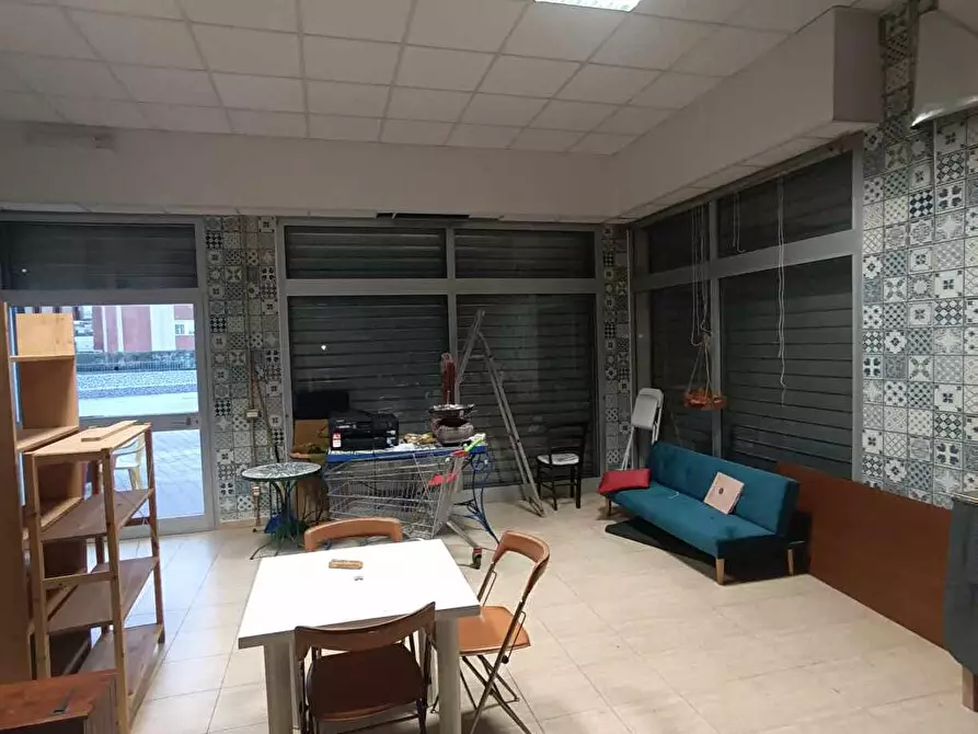 negozio in vendita a Roma in zona Romanina