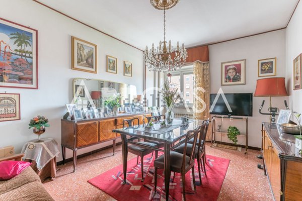 appartamento in vendita a Roma in zona Torre Spaccata