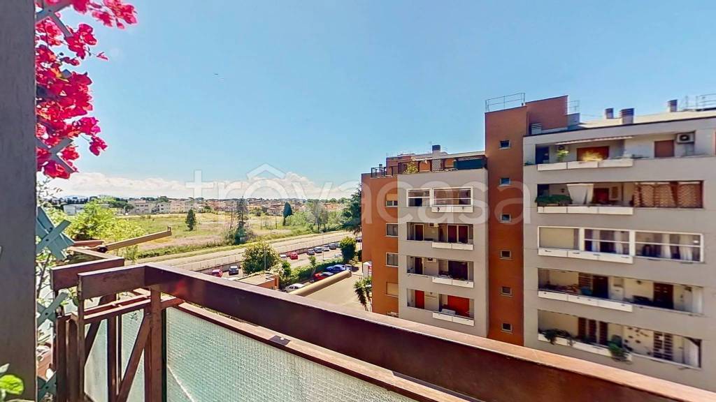 appartamento in vendita a Roma in zona Dragona/Bagnoletto