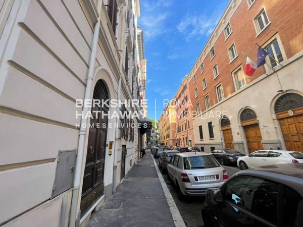 casa semindipendente in vendita a Roma in zona Castro Pretorio
