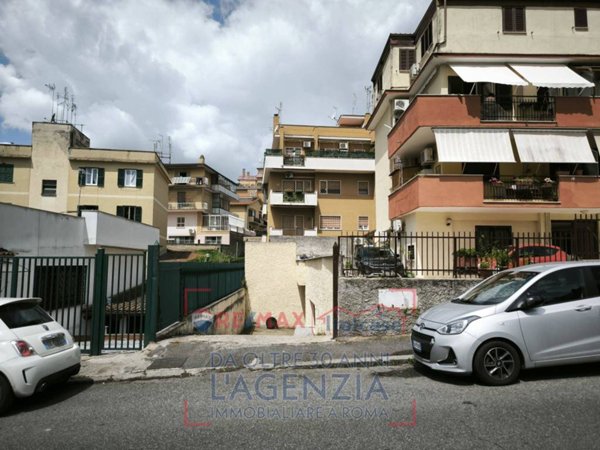 negozio in vendita a Roma in zona Primavalle