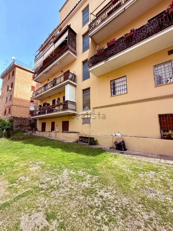 appartamento in vendita a Roma in zona Ponte Mammolo