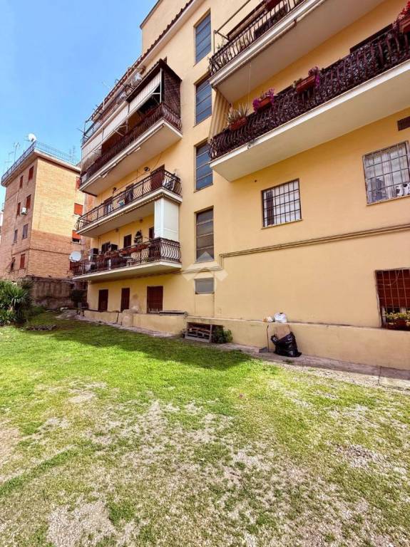 appartamento in vendita a Roma in zona Ponte Mammolo