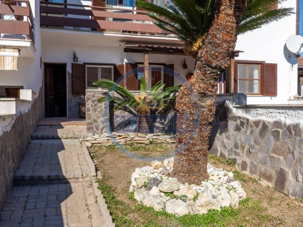 casa indipendente in vendita a Roma in zona Acilia