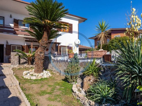 casa indipendente in vendita a Roma in zona Acilia