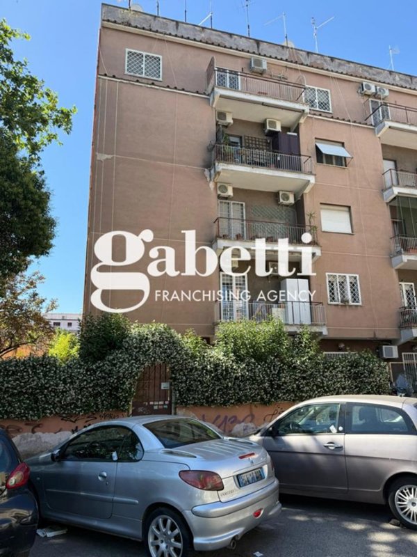 appartamento in vendita a Roma in zona Prenestino-Centocelle