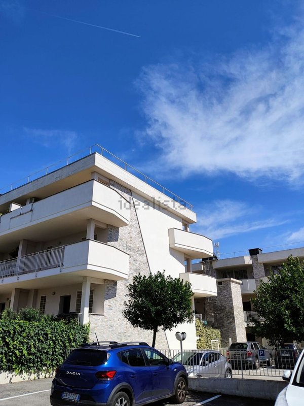 appartamento in vendita a Roma in zona Valle Muricana