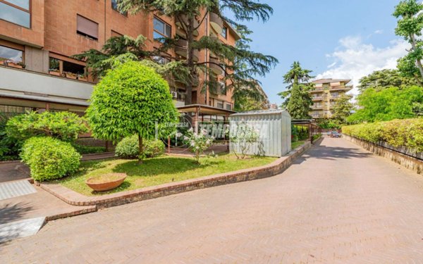 appartamento in vendita a Roma in zona Mostacciano