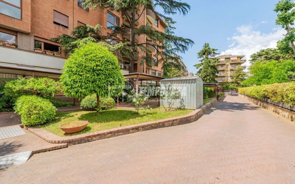 appartamento in vendita a Roma in zona Mostacciano