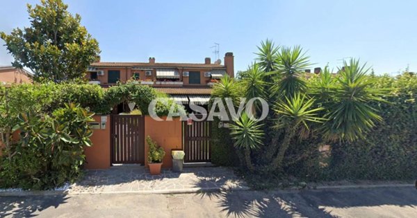 casa indipendente in vendita a Roma in zona Infernetto