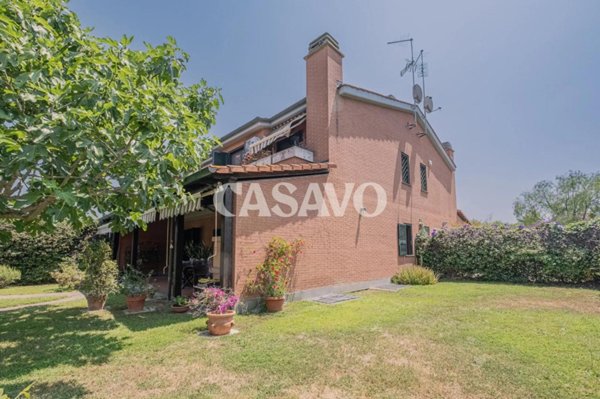 casa indipendente in vendita a Roma in zona Infernetto