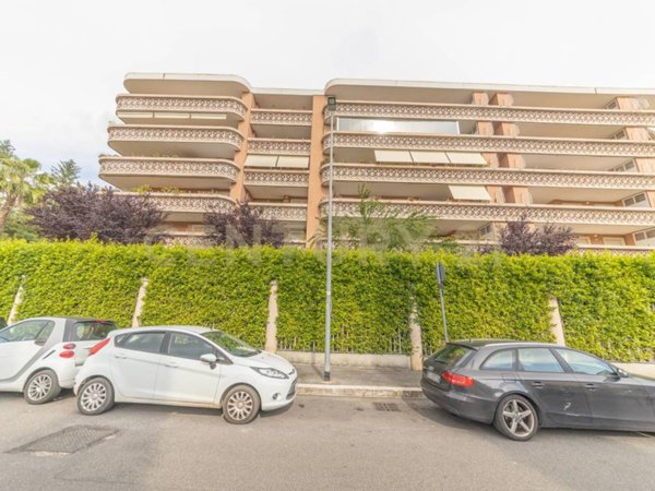 appartamento in vendita a Roma in zona Tor di Quinto