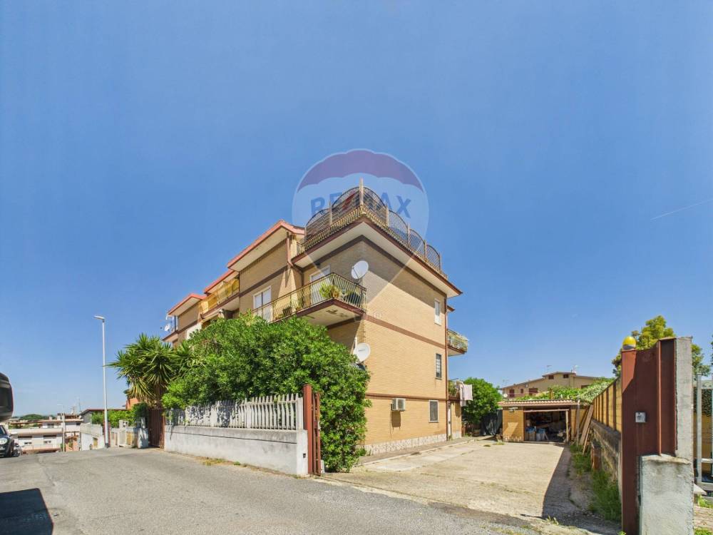 appartamento in vendita a Roma in zona Torrione Cerquetta