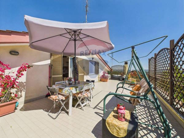 appartamento in vendita a Roma in zona Torrione Cerquetta