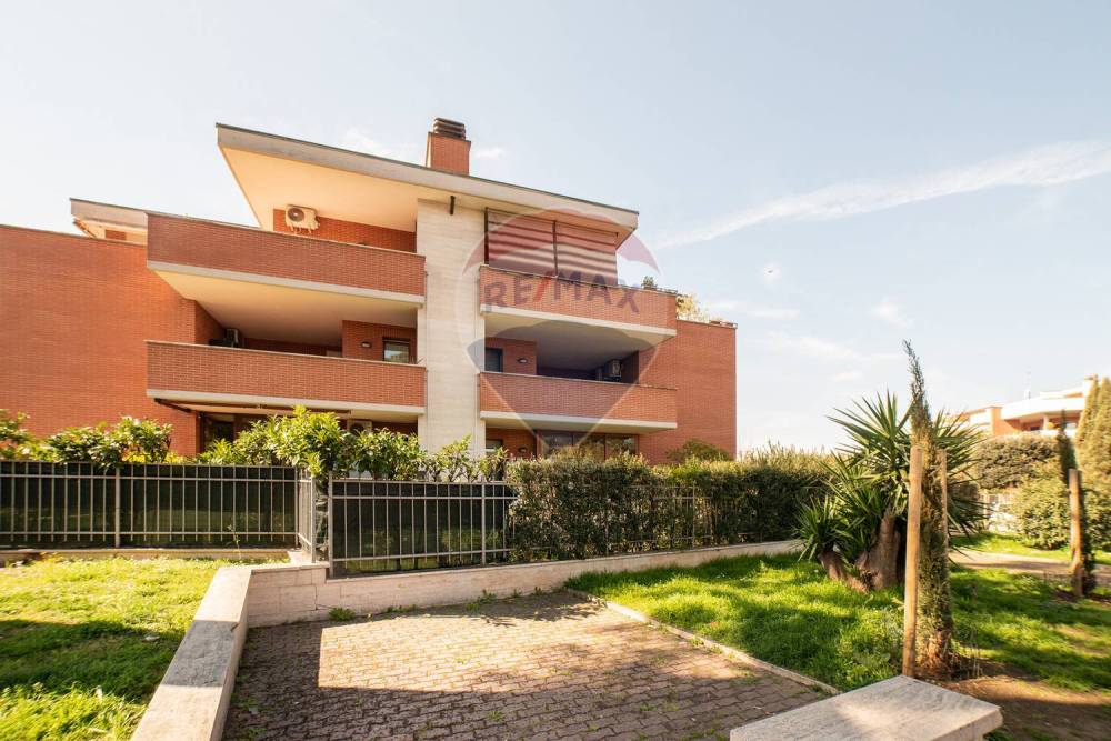 appartamento in vendita a Roma in zona Torre Gaia