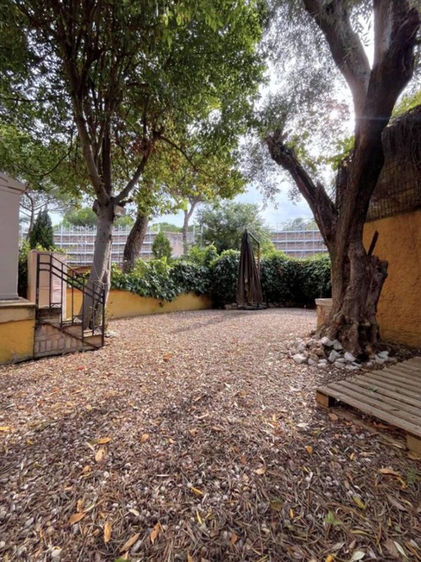 casa indipendente in vendita a Roma in zona Celio