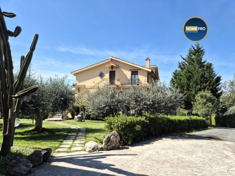casa indipendente in vendita a Roma in zona Pantan Monastero
