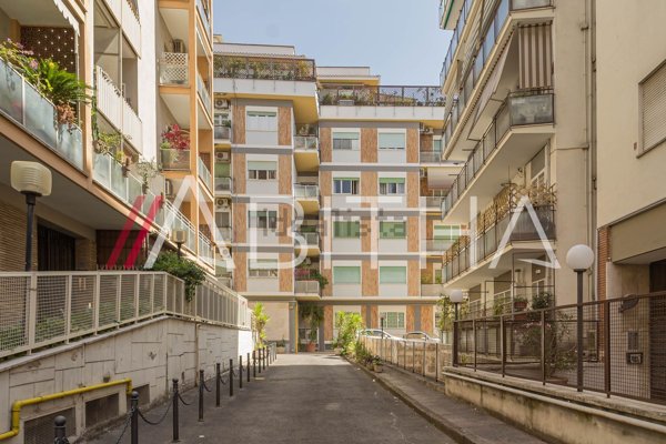 casa indipendente in vendita a Roma in zona Trieste