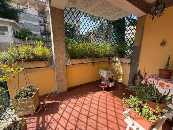 appartamento in vendita a Roma in zona Tomba di Nerone