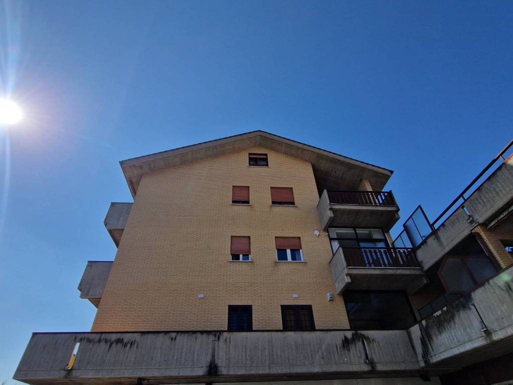 appartamento in vendita a Roma in zona Casal Morena
