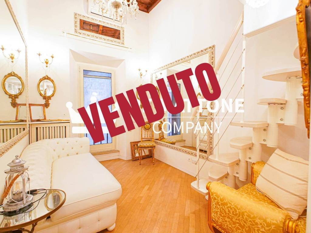 appartamento in vendita a Roma in zona Parione/Sant'Eustachio
