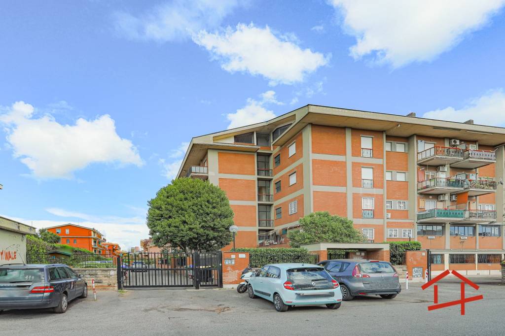 appartamento in vendita a Roma in zona Casal Morena