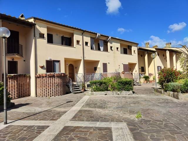 casa indipendente in vendita a Roma in zona Pantan Monastero
