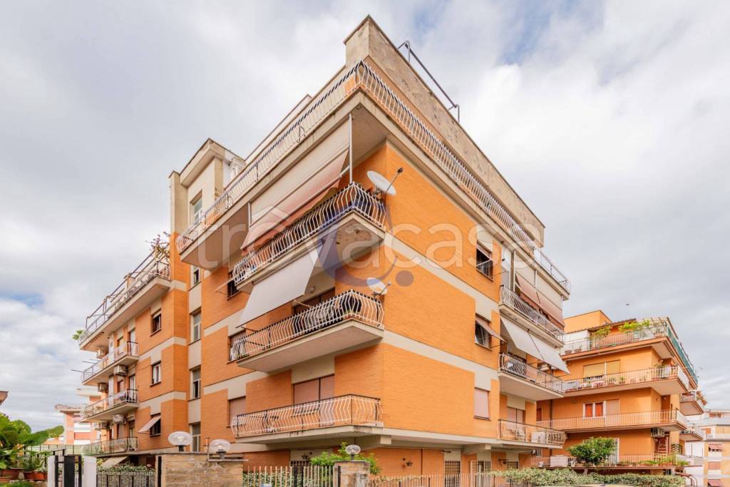 appartamento in vendita a Roma in zona Grottarossa