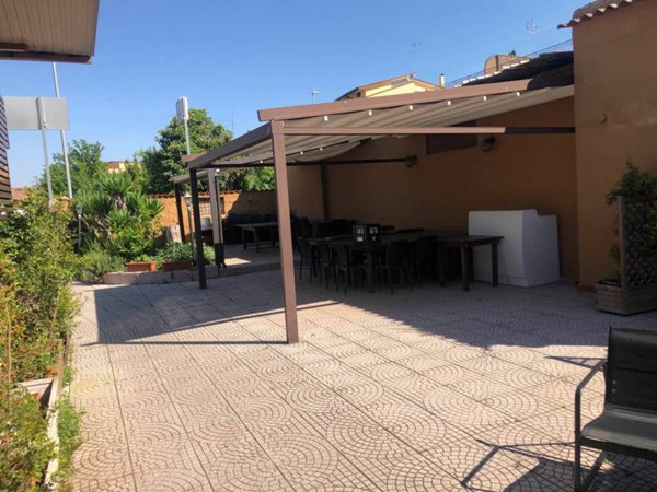 negozio in vendita a Roma in zona Acilia