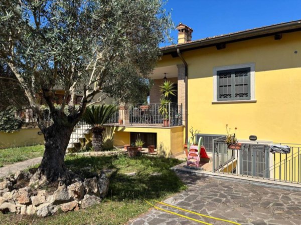 casa indipendente in vendita a Roma in zona Infernetto