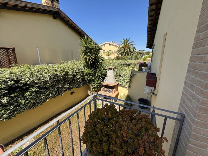 casa indipendente in vendita a Roma in zona Axa