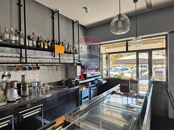 negozio in vendita a Roma in zona Ostiense