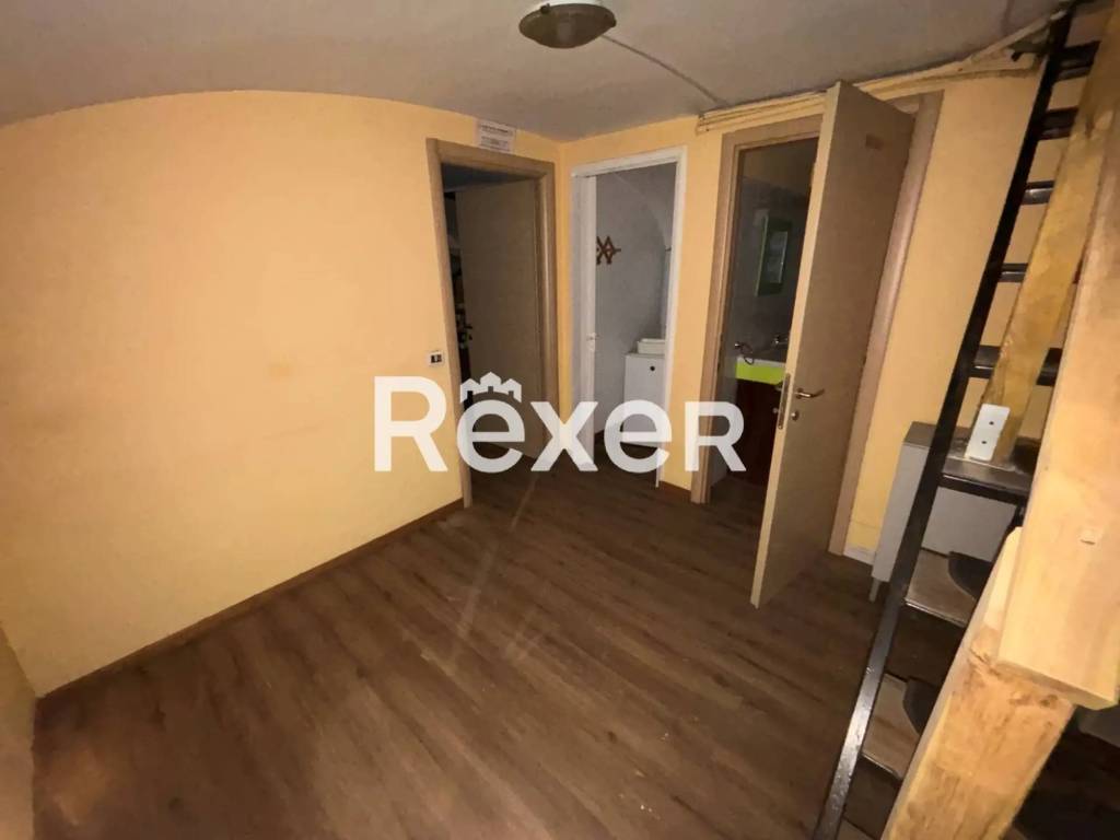negozio in vendita a Roma in zona Appio Latino