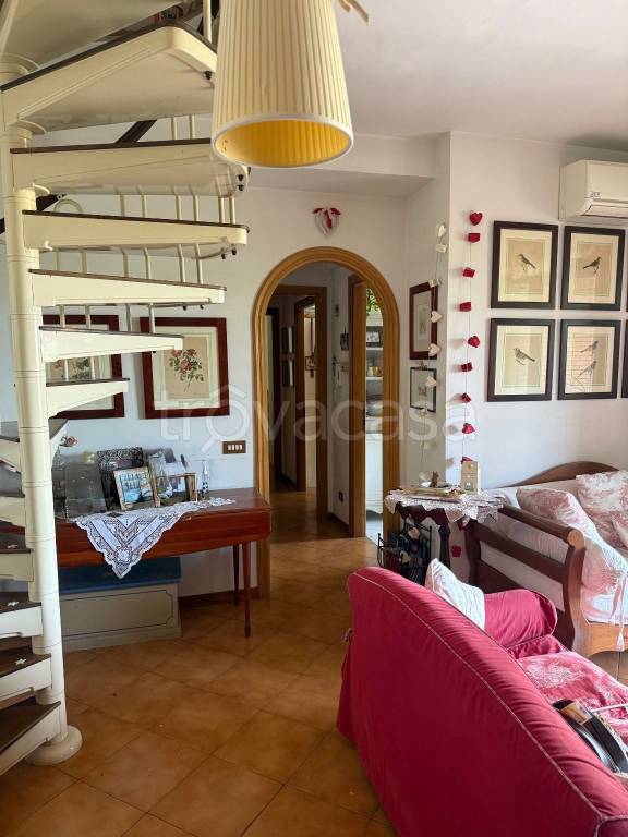 appartamento in vendita a Roma in zona Tomba di Nerone