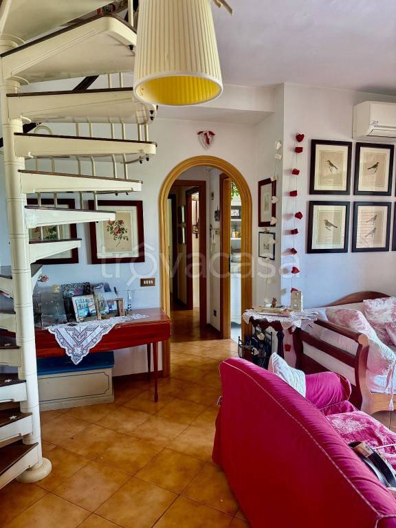 appartamento in vendita a Roma in zona Tomba di Nerone