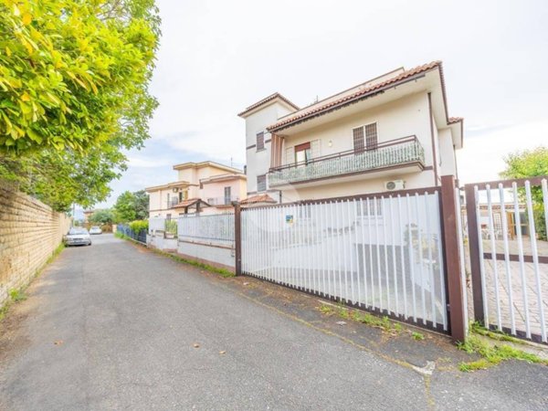 appartamento in vendita a Roma in zona Castelverde