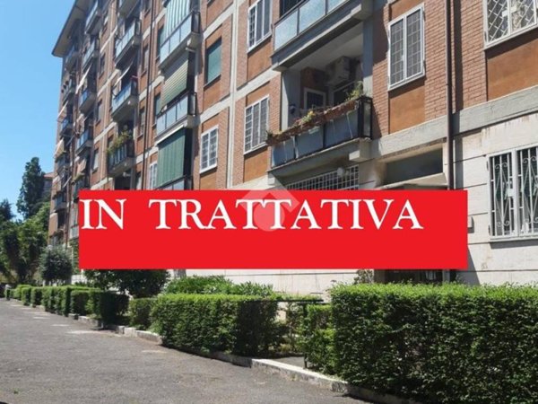 appartamento in vendita a Roma in zona Torre Spaccata