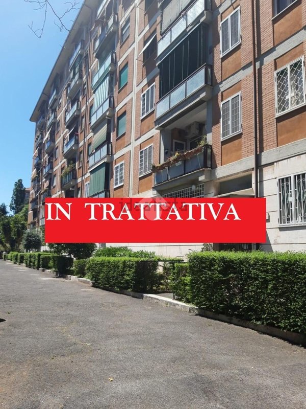 appartamento in vendita a Roma in zona Torre Spaccata