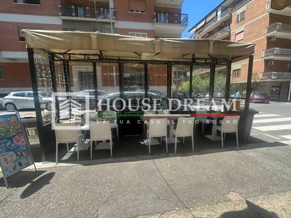 negozio in vendita a Roma in zona Appio Claudio