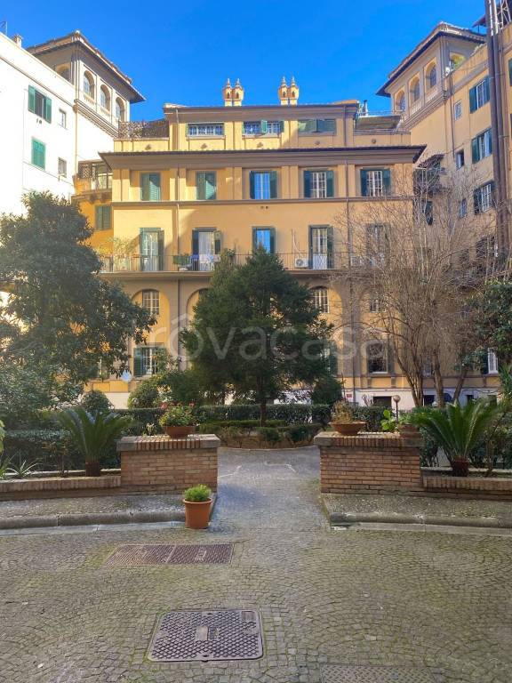 appartamento in vendita a Roma in zona Della Vittoria