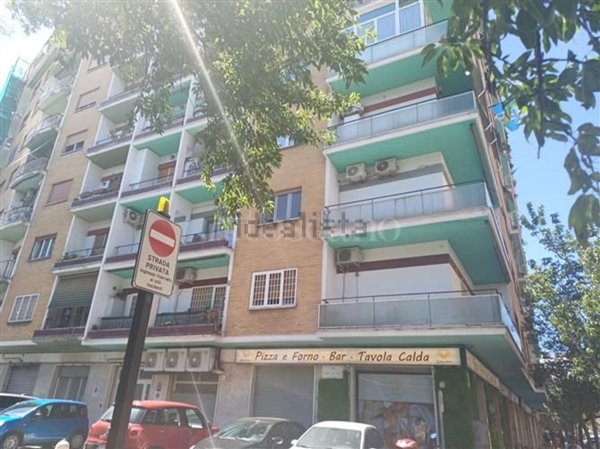 appartamento in vendita a Roma in zona Prenestino-Labicano