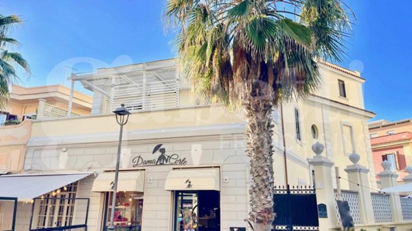 appartamento in vendita a Roma in zona Ostia